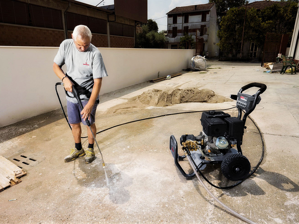 Idropulitrice Comac CI C40 THERMIC per pulire pavimenti industriali