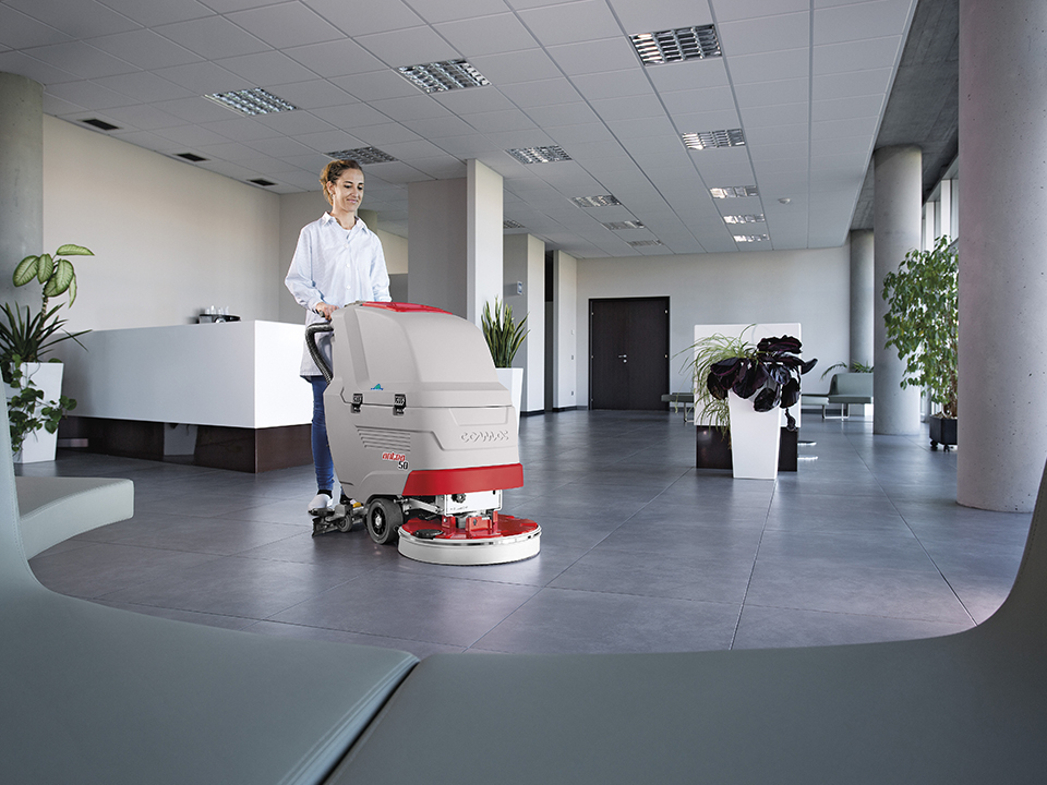 Lavasciuga pavimenti con riciclo Comac Antea ReWater