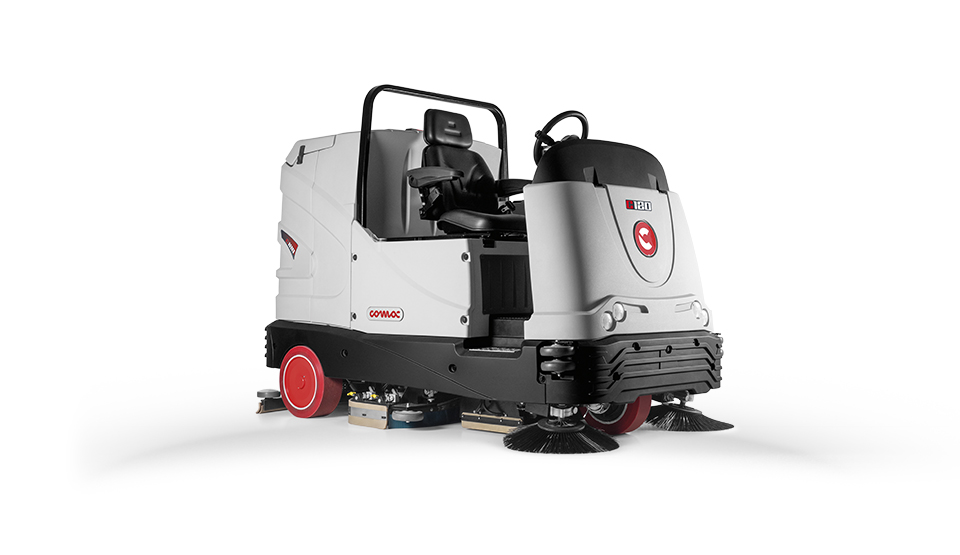 Gamma di lavasciuga pavimenti professionali Comac C120 per pulire il pavimento in cemento industriale