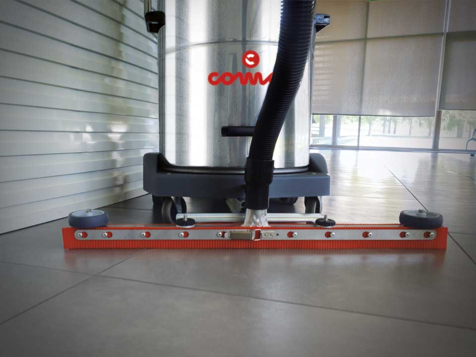 Tergipavimento aspiraliquidi Comac