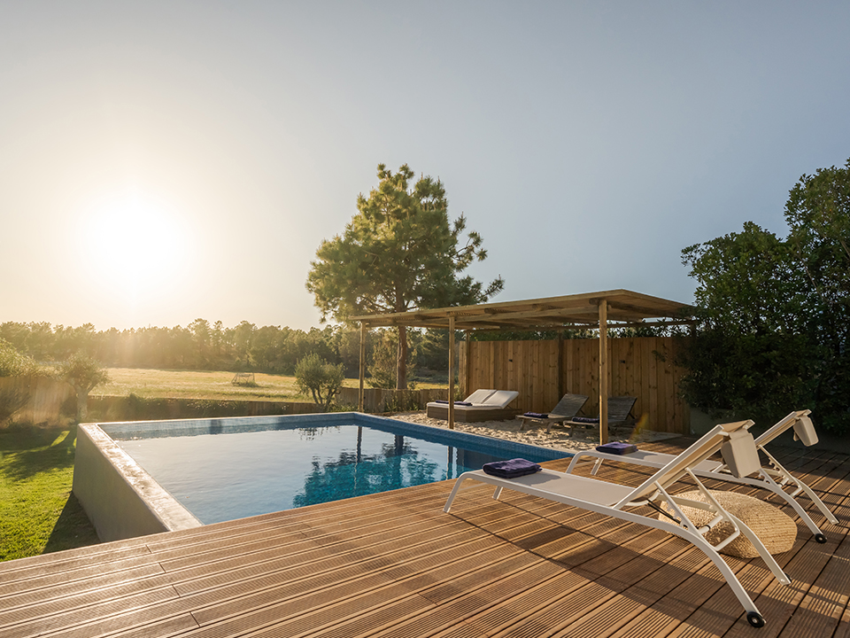 Piscina seminterrata